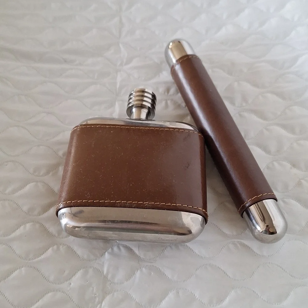 Flask Set - Picture 2 of 6